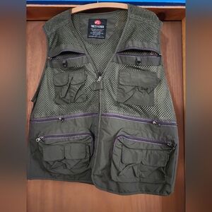 Hunting style vest